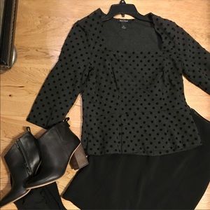 WHBM slightly fitted 3/4 length sleeve top